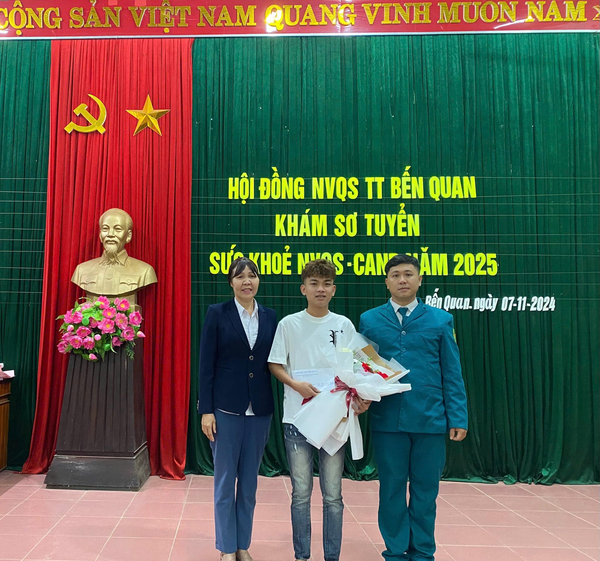 TT Bến Quan: Thanh niên Bến Quan tình nguyện lên đường thực hiện nghĩa vụ quân sự năm 2025