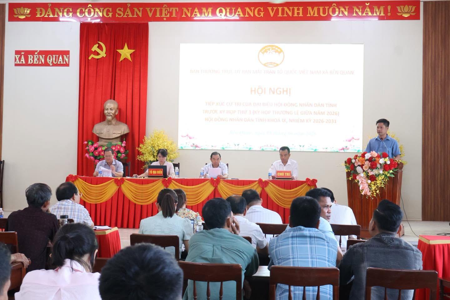 ĐẠI BIỂU HĐND TỈNH TIẾP XÚC CỬ TRI XÃ BẾN QUAN TRƯỚC KỲ HỌP THỨ 3 HĐND TỈNH KHÓA IX